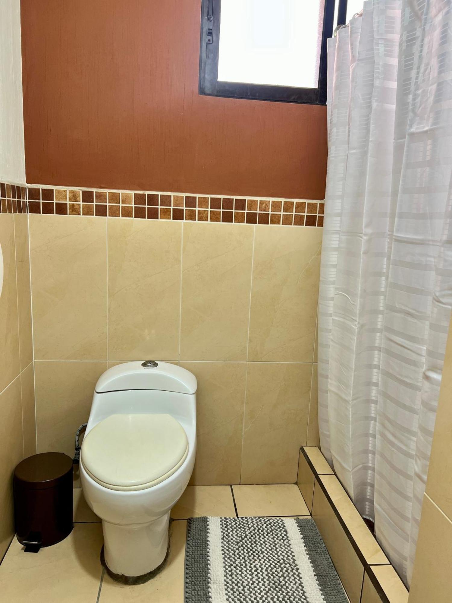 Amplio Apartamento, En Colonia Cerezos, Tercer Nivel Lägenhet Quetzaltenango Exteriör bild