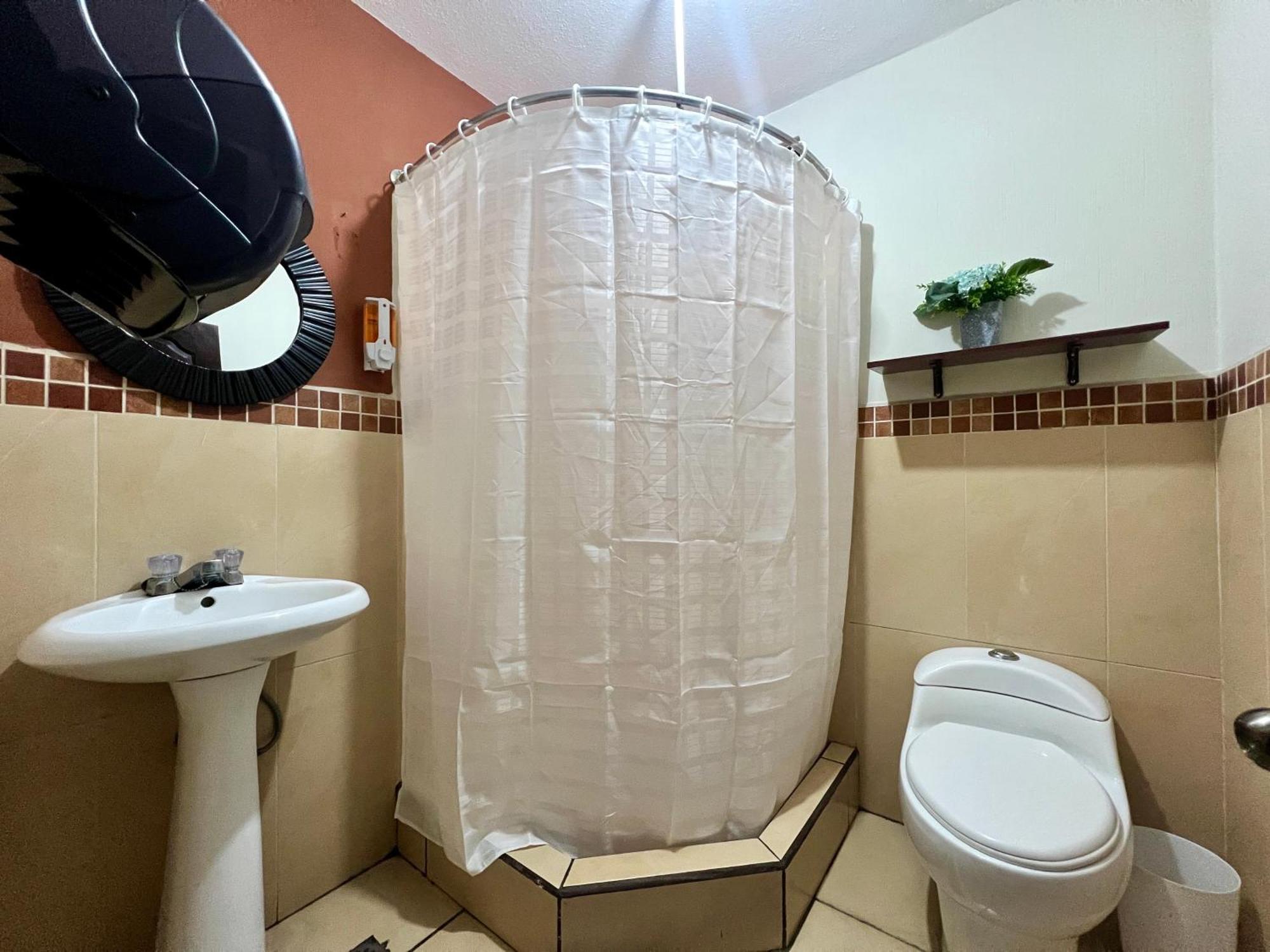 Amplio Apartamento, En Colonia Cerezos, Tercer Nivel Lägenhet Quetzaltenango Exteriör bild