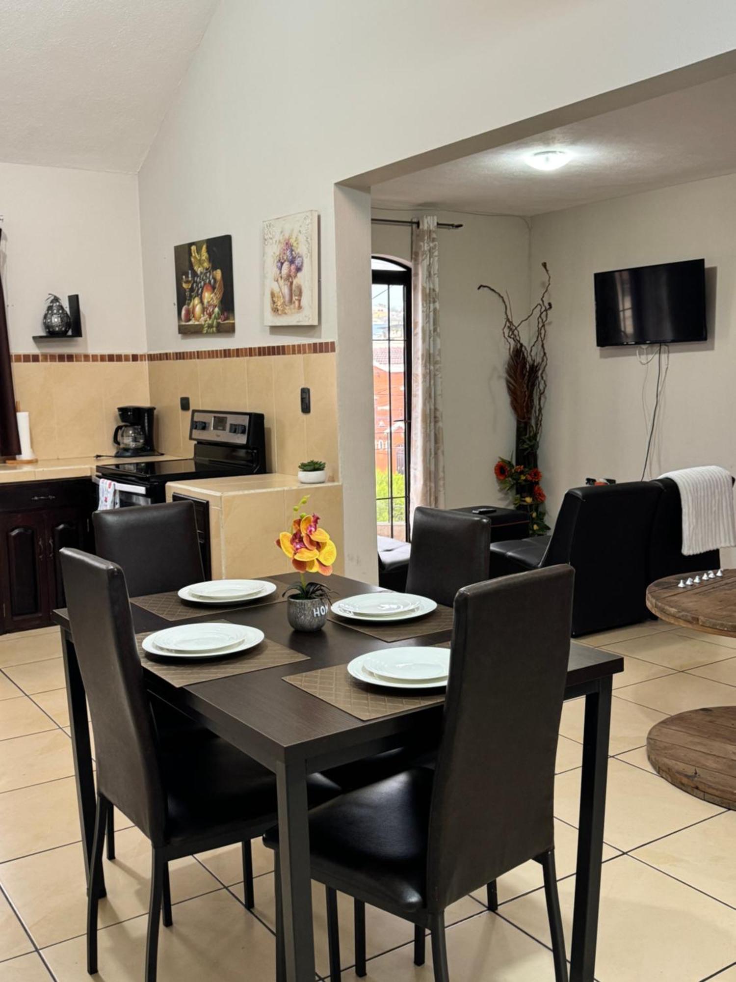 Amplio Apartamento, En Colonia Cerezos, Tercer Nivel Lägenhet Quetzaltenango Exteriör bild